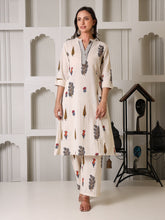 Kanika Co-ord Set Effortless chic and comfortable, this off-white printed